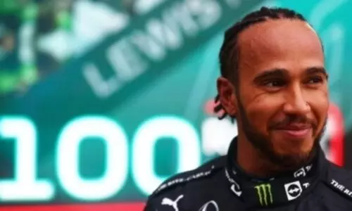 Hamilton urges Piastri and Norris to challenge Verstappen fiercely in F1 title fight