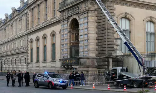 Paris police arrest suspects in over €88 million Louvre crown jewels heist