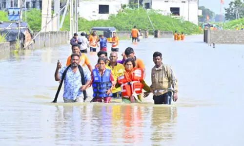 Cyclone Montha lashes Telangana; Warangal, Hanamkonda face heavy flooding
