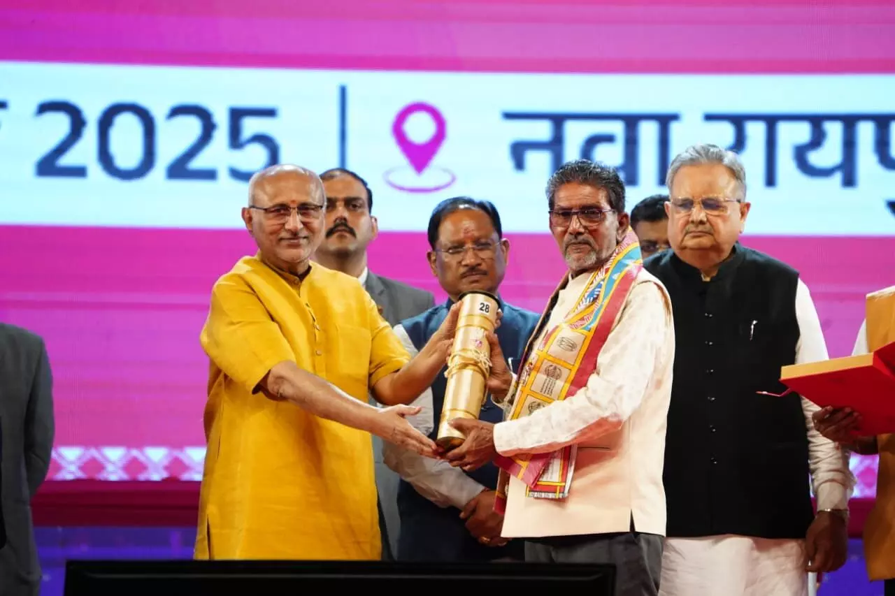 VP Radhakrishnan felicitates Chhattisgarh’s achievers at Rajyotsav celebration