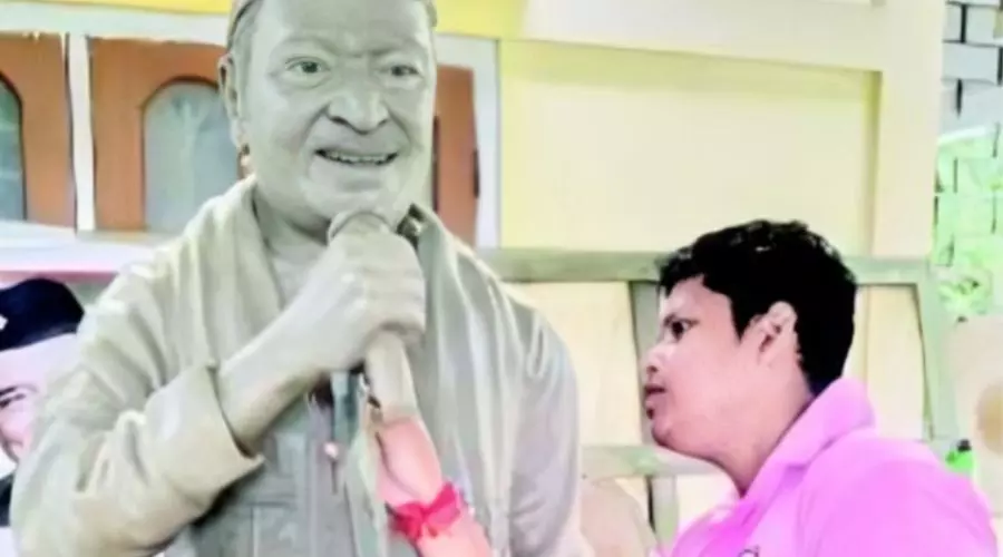 Nalbari sculptor creates 7-ft statue of Bhupen Hazarika to mark birth centenary Nalbari sculptor creates 7-ft statue of Bhupen Hazarika to mark birth centenary