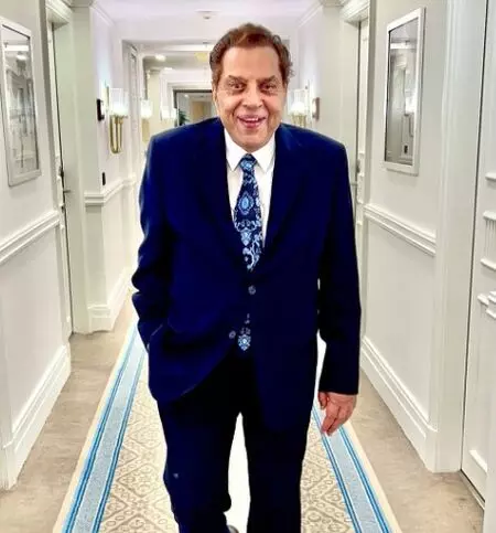 ‘He-Man’ of Bollywood Dharmendra reported to be on life support