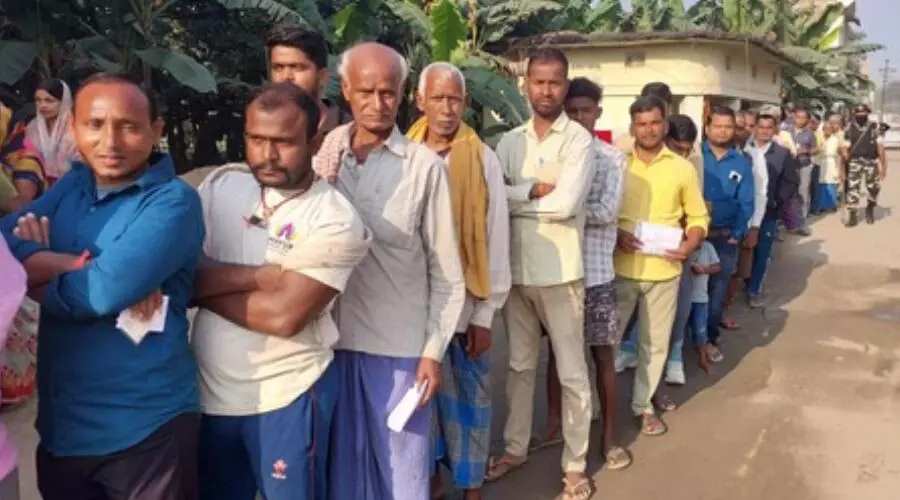 Moderate turnout as Bihar votes in final phase; 31.38% polling till 11 am Moderate turnout as Bihar votes in final phase; 31.38% polling till 11 am