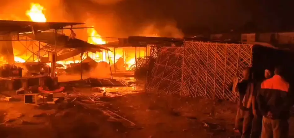 Massive fire destroys hundreds of shops in Kanpur, traders suffer heavy losses