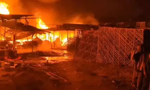 Massive fire destroys hundreds of shops in Kanpur, traders suffer heavy losses