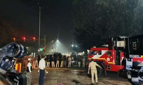 Red Fort blast: Delhi Police on alert to trace red SUV linked to suspects