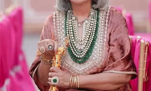 Kajol hails Zeenat Aman’s enduring charm as the icon turns 74