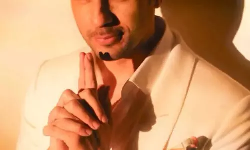 Sidharth Malhotra drops new hint from ‘In the Spotlight Where the Story Begins’