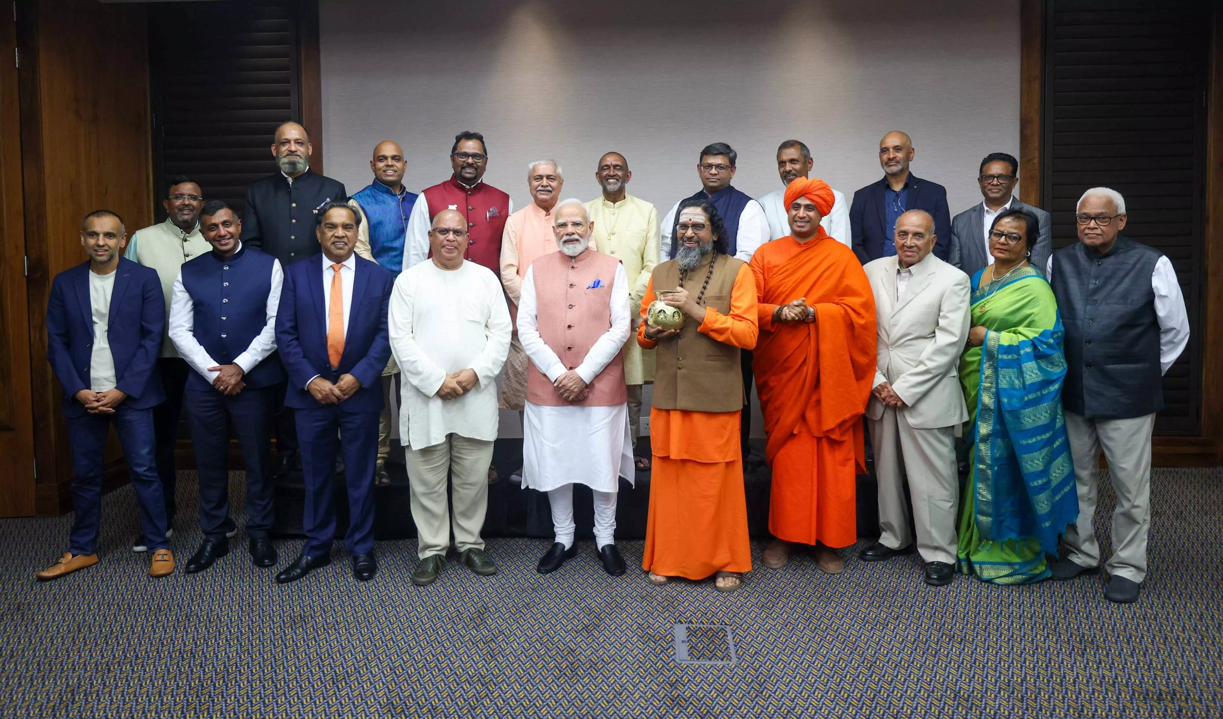PM Modi engages leaders, calls for promoting Indian culture in Johannesburg