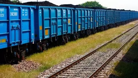 Indian Railways crosses 1 bn tonne freight loading in FY26