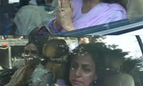 Hema Malini, Esha Deol seen with folded hands after Dharmendra’s cremation