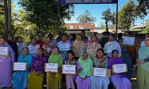 Students, women protest in Imphal over police action against returning IDPs