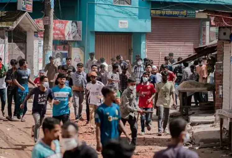 25 injured in Bangladesh poll clash between BNP, Jamaat workers