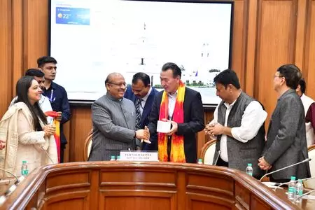 Delhi Assembly Speaker meets international delegation, discusses NevA app