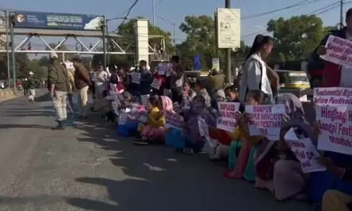IDP sit-in swells into major rally in Imphal as anger mounts over delayed return