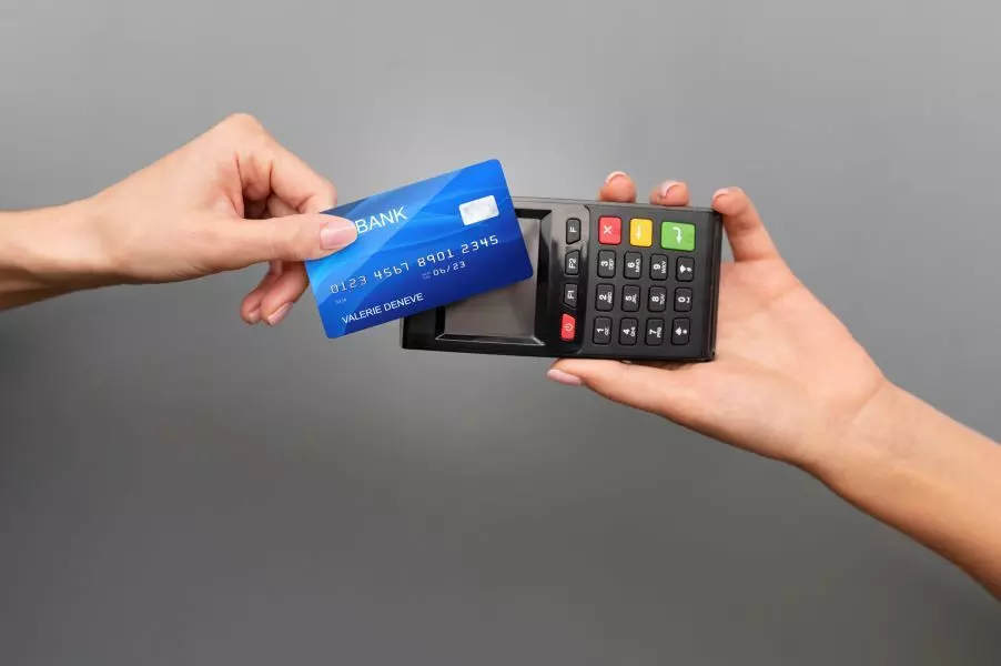 How to protect your credit card from skimming