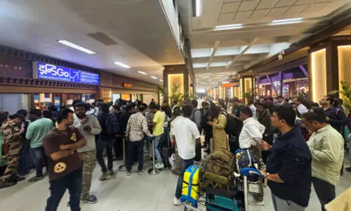 Over 400 IndiGo flights scrapped on Day 5; Railways steps in to help