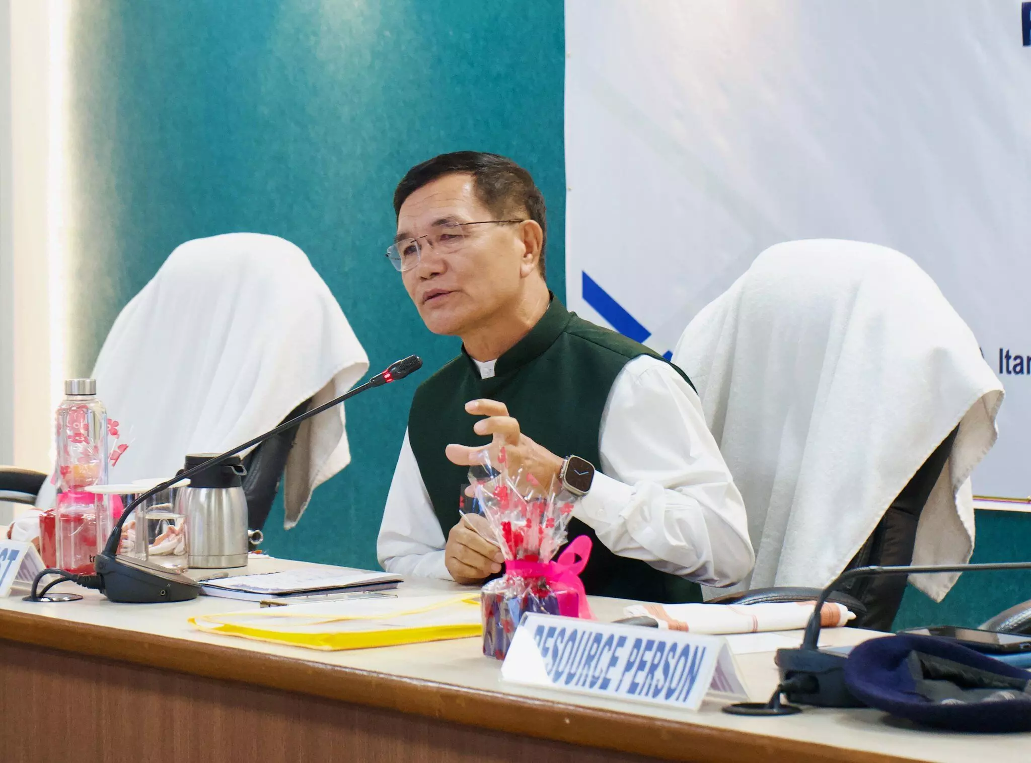 Two held in Arunachal for leaking Army deployment details to Pakistan handlers Two held in Arunachal for leaking Army deployment details to Pakistan handlers