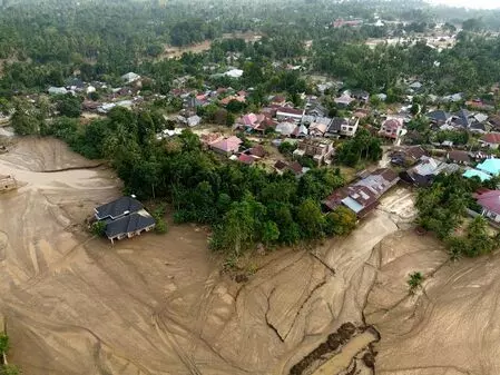 Over 1,000 dead in Indonesia floods; rescue and recovery underway Over 1,000 dead in Indonesia floods; rescue and recovery underway