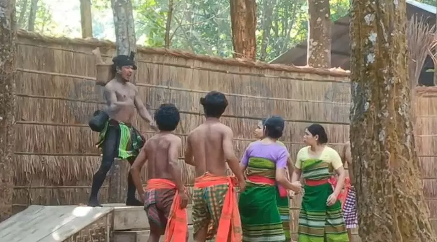 Goalpara hosts ‘Under the Sal Tree 2025’; funds crunch trims festival to one day Goalpara hosts ‘Under the Sal Tree 2025’; funds crunch trims festival to one day