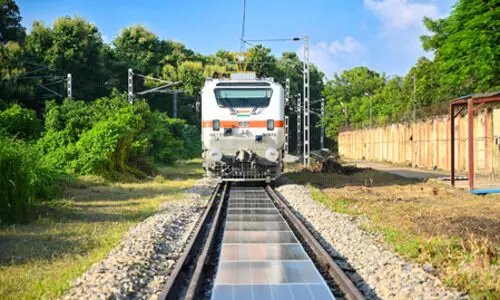 Indian Railways uses 898 MW solar power at 2,626 stations: Govt
