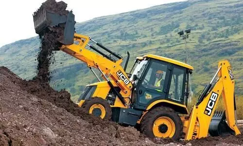 Forest department seizes JCB in Rani for illegal excavation near reserved forest