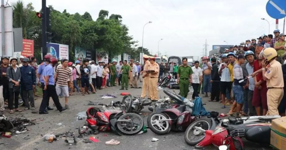 Truck collision with electric bicycles leaves two dead in Vietnam Truck collision with electric bicycles leaves two dead in Vietnam