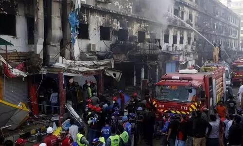Mall fire kills 60; pressure mounts on Karachi Mayor to resign