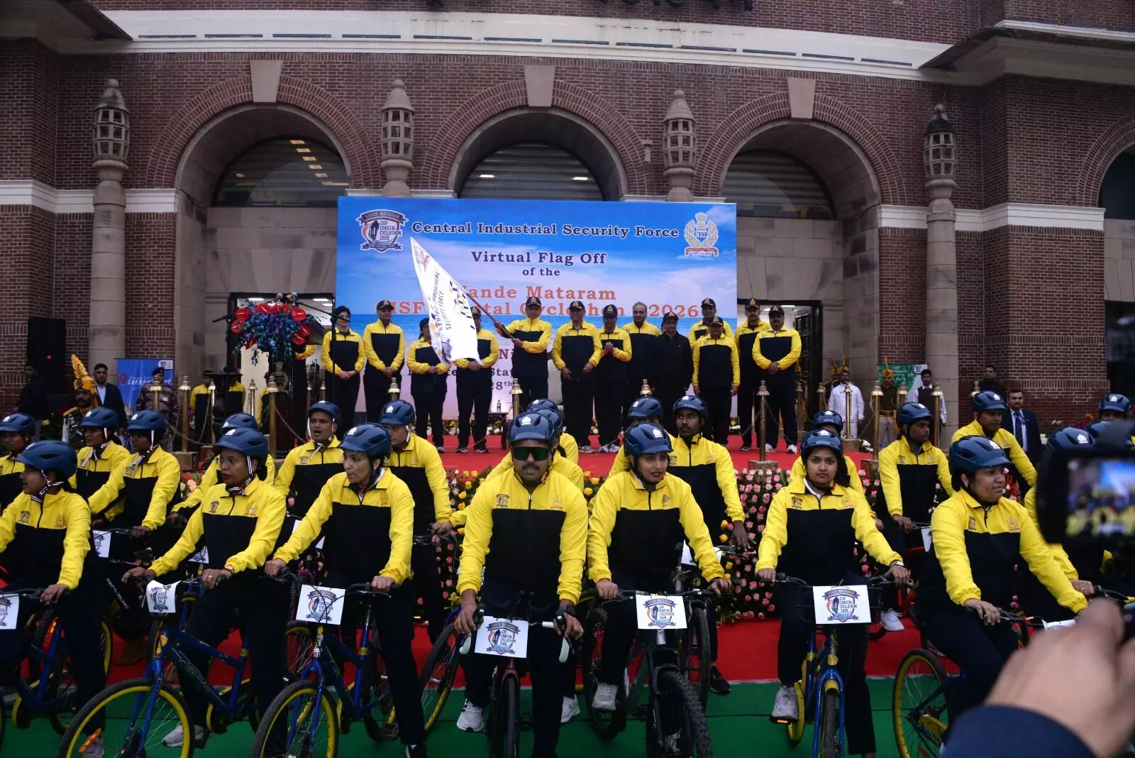 Suresh Raina applauds ‘Vande Mataram’ CISF Coastal Cyclothon’s spirit