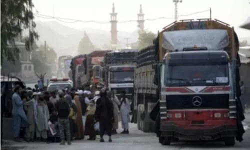Pakistan suffers major economic losses as Afghan border crossings remain shut