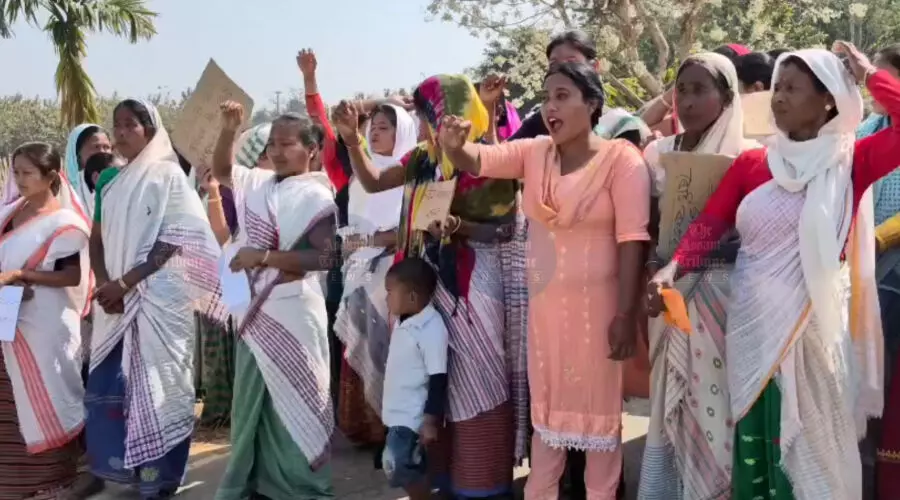 Fresh protests in Golaghat’s Chungajan over alleged Nagaland gate on Assam land