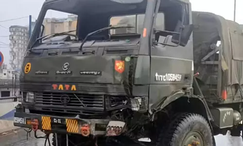 Army truck accident in Kolkata injures two jawans