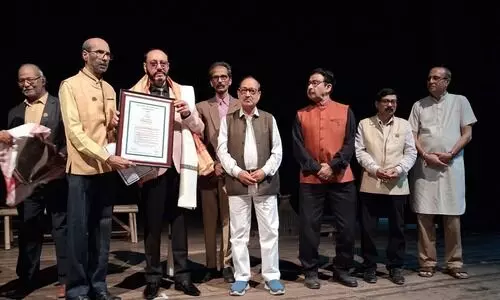Veteran actor Taufiqur Rahman honoured at Radha Govinda Baruah Theatre Festival