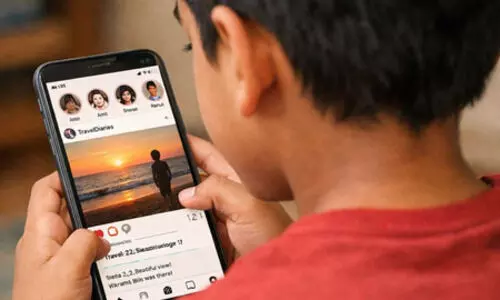 Experts urge guiding youth amid social media ban talk