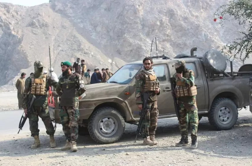 Afghan troops seize key posts along Pak border Afghan troops seize key posts along Pak border