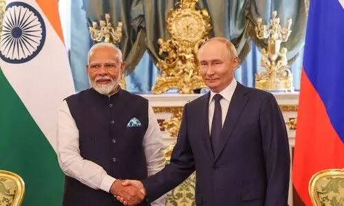 India eyes stranded Russian oil cargoes to offset Middle East supply risks