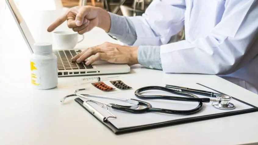 How to Use a Health Insurance Premium Calculator to Compare Policies in India