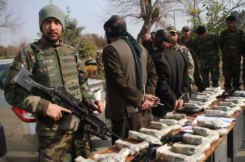 Afghan forces bust smuggling bid, seize 30 Beretta pistols