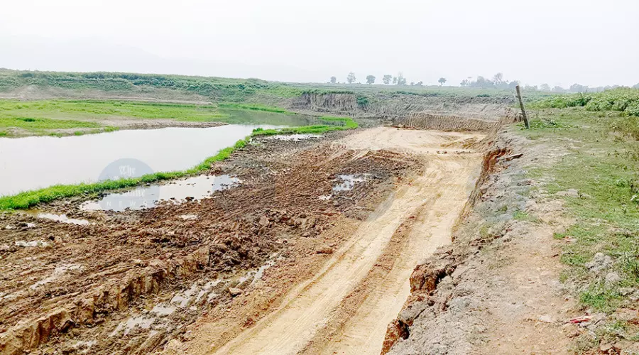 Illegal earth cutting near Deepor Beel continues despite ban, allege locals