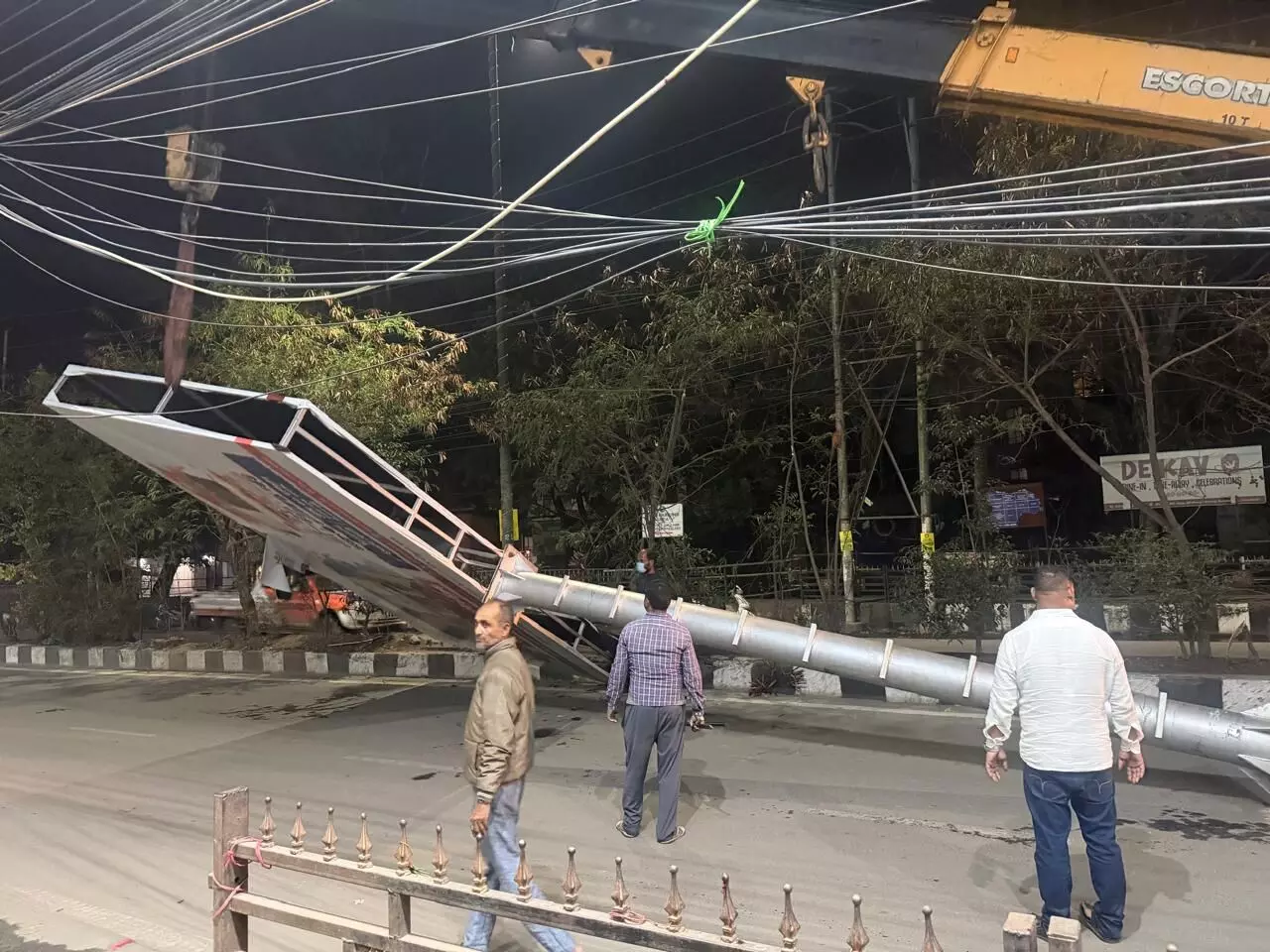 With MCC in force, GMC removes hoardings, ramps up crackdown on illegal ads