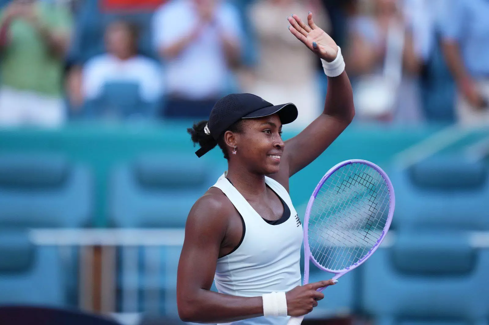 Gauff beats Bencic to reach Maiden Miami Open SF ; to face Muchova