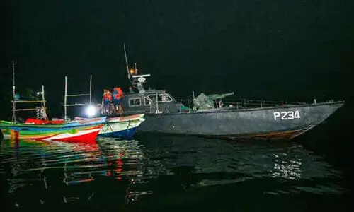 7 TN fisherman arrested by Sri Lankan Navy ; two trawlers seized