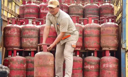 27 cylinders stolen from delivery tempo in Mumbai; probe underway