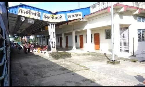 Six yr old girl killed in moving train in Lakhimpur, father arrested, probe underway