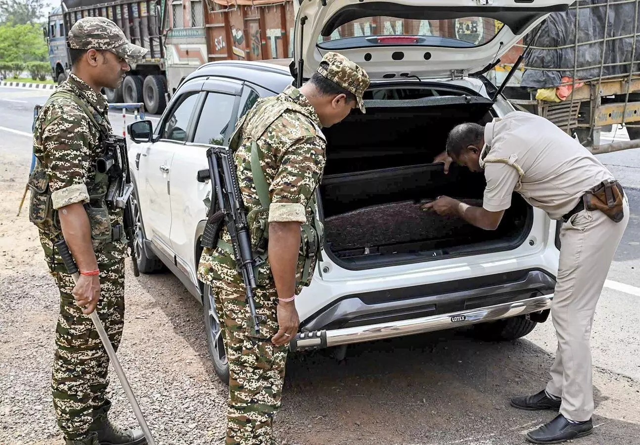 Assam Polls: EC crackdown nets Rs 97 Cr; EVMs ready across 126 seats Assam Polls: EC crackdown nets Rs 97 Cr; EVMs ready across 126 seats