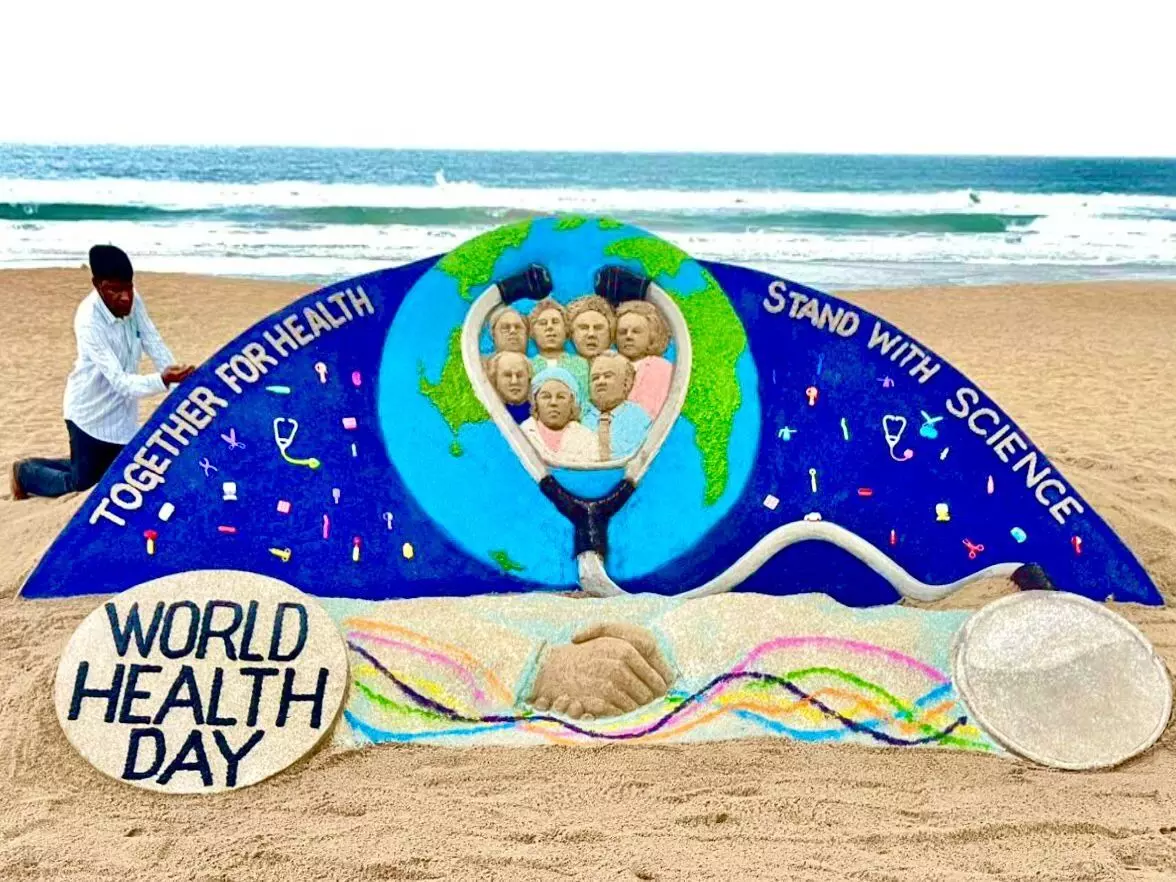 Puri artist crafts sand tribute to frontline workers on World Health Day