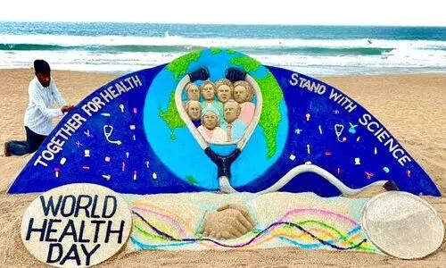 Puri artist crafts sand tribute to frontline workers on World Health Day
