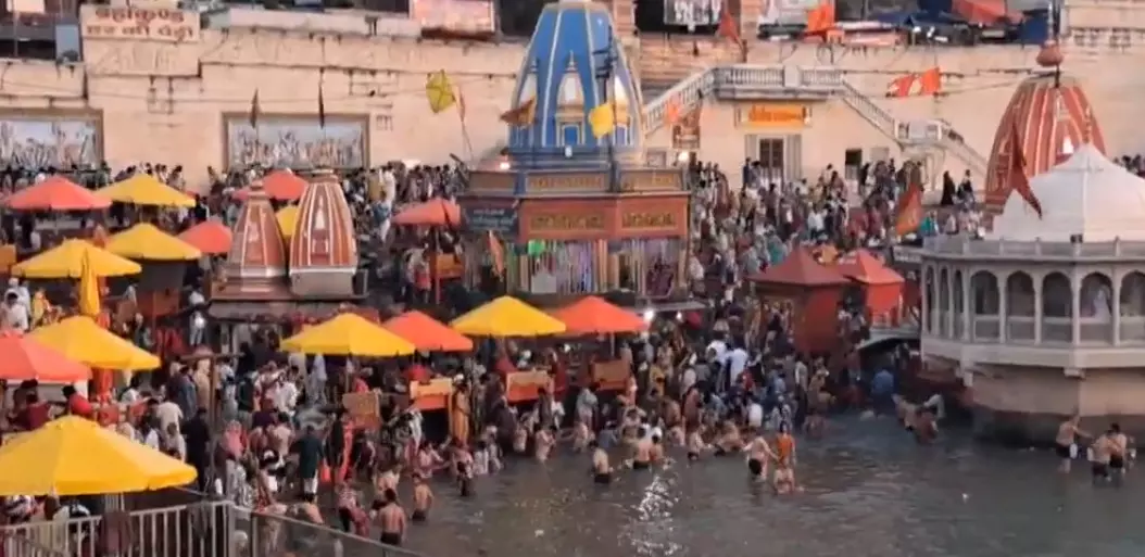 Massive sea of devotees descends upon Haridwar’s Ganga ghats