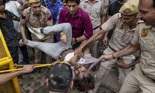 SC lets states withdraw FIRs against NEET protesters, except in grave cases