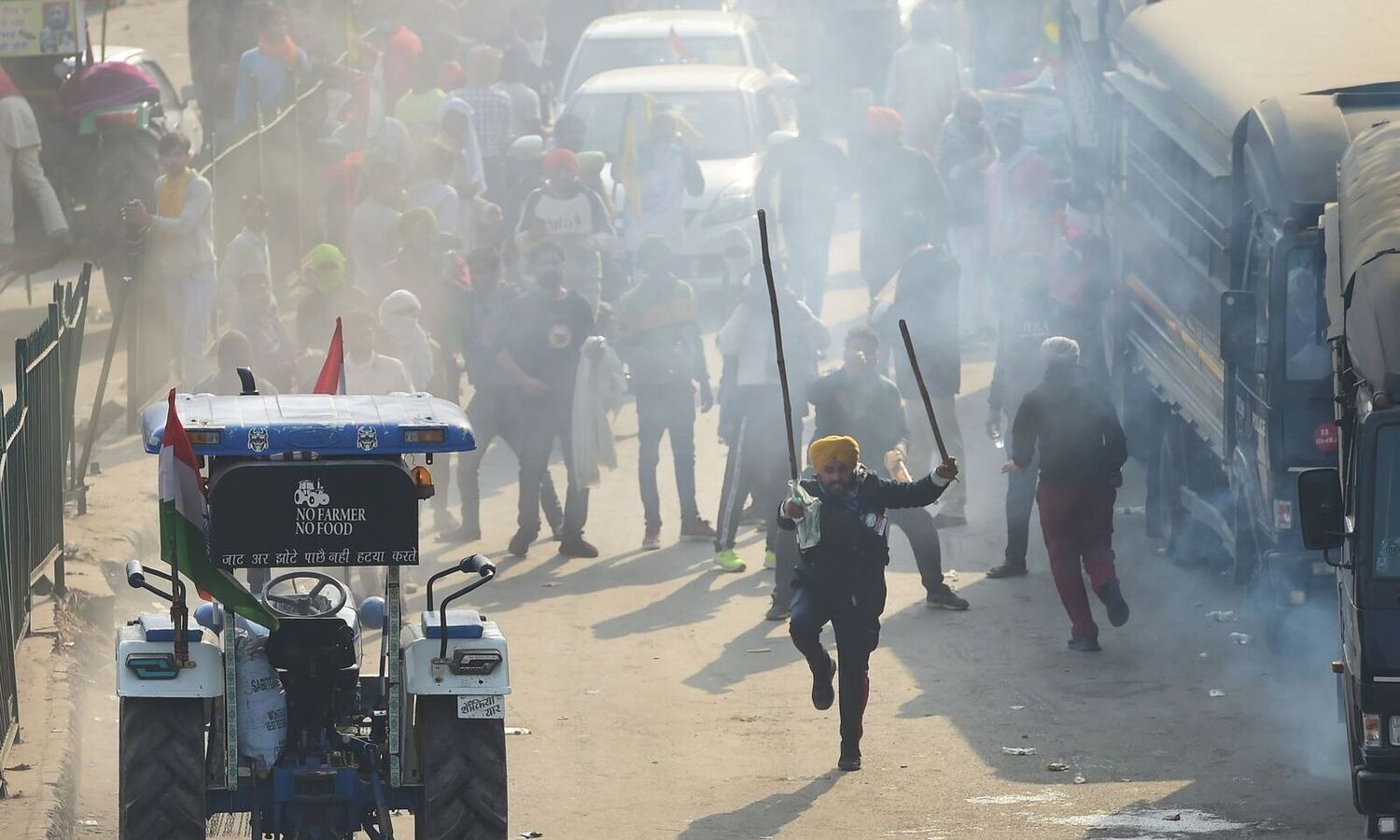 Twitter suspends 300 accounts after tractor rally went violent